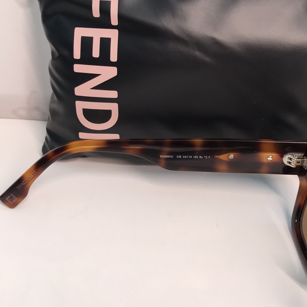 NEW AUTHENTIC Fendi Tortoise Sunglasses FE40091U 53E - Picture 9 of 13